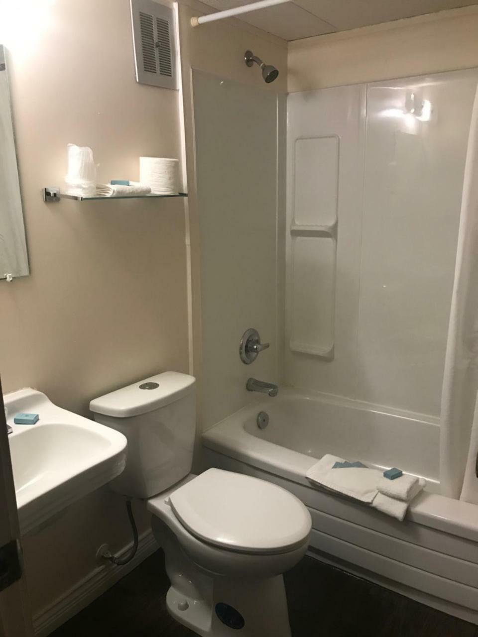 Oasis Hotel Cache Creek Dış mekan fotoğraf